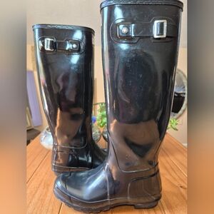 Hunter Womens Tall Gloss Rain Boots - Size 8
